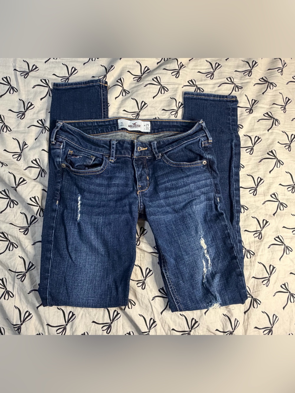 🇺🇸 Hollister skinny jeans size 1 short Distressed Dark Blue Women’s Jeans